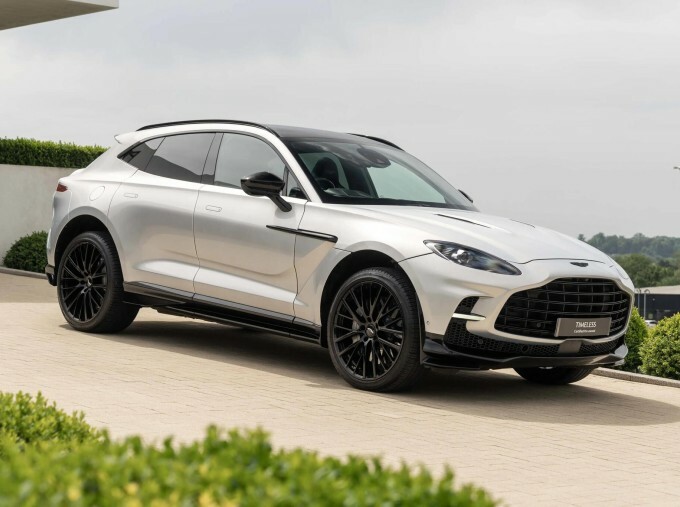 Aston Martin DBX V8 Euro 6 Silver