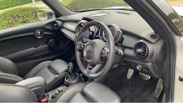 Mini Hatch Cooper Sport Steptronic Euro 6 3-Door ML21LZC White #6