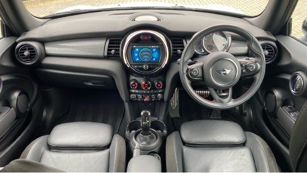 Mini Hatch Cooper Sport Steptronic Euro 6 3-Door ML21LZC White #4