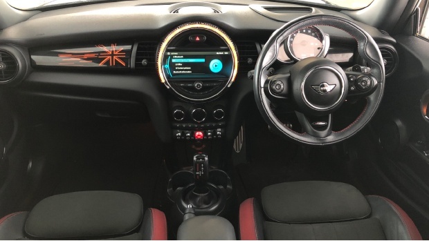 Mini Hatch 2.0 John Cooper Works Euro 6 3-Door DT18VNS Black #4