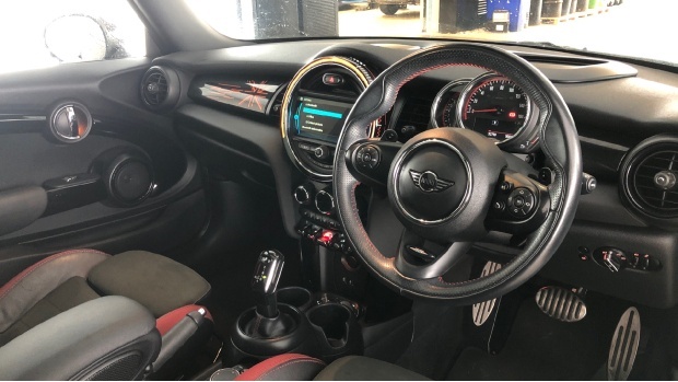 Mini Hatch 2.0 John Cooper Works Euro 6 3-Door DT18VNS Black #6