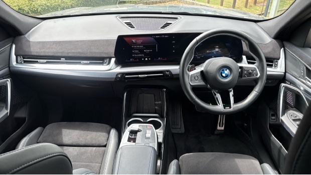 BMW iX2 20 66.5Kwh M Sport Edrive 11Kw Charger YY74KPF Grey #4