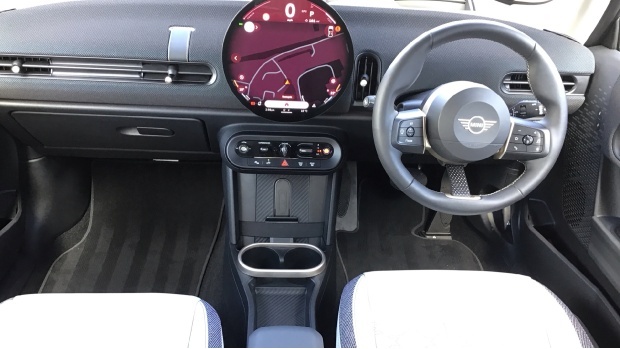 Mini Hatch 1.5C Classic Steptronic Euro 6 3-Door RX75SZD Black #4