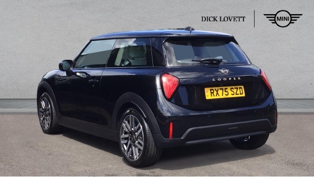 Mini Hatch 1.5C Classic Steptronic Euro 6 3-Door RX75SZD Black #2