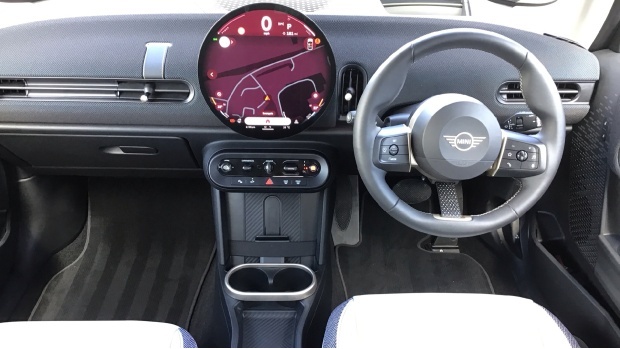 Mini Hatch 1.5C Classic Steptronic Euro 6 3-Door RX75SZD Black #5