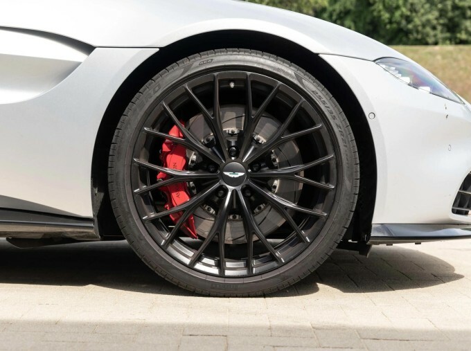 Aston Martin Vantage V8 Euro 6 Silver #4