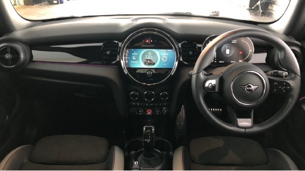 Mini Hatch Cooper Sport Steptronic Euro 6 YY23EPP Black #4