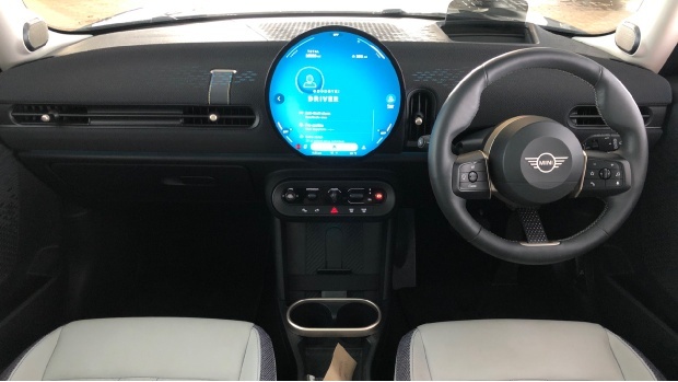 Mini Hatch 1.5C Classic Steptronic Euro 6 VA24LKP Silver #4