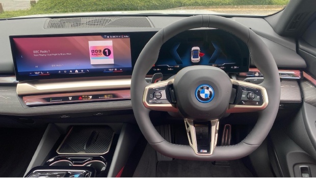 BMW i5 40 83.9Kwh M Sport Pro Edrive 22Kw Charger White #5