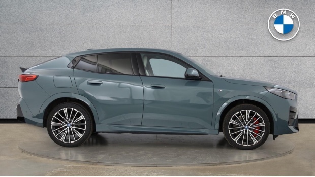 BMW iX2 20 66.5Kwh M Sport Edrive 11Kw Charger Green #3