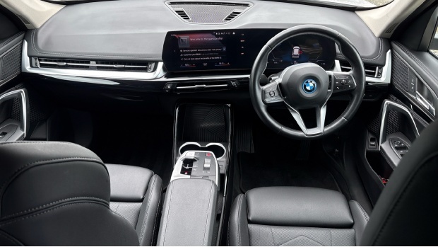 BMW iX1 30 66.5Kwh Xline Xdrive 11Kw Charger NL23YCV White #4