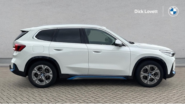 BMW iX1 30 66.5Kwh Xline Xdrive 11Kw Charger NL23YCV White #3