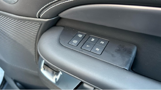 Land Rover Discovery Suv Black #26