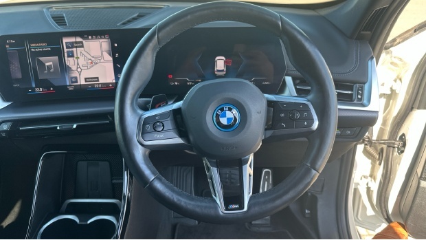 BMW iX1 30 66.5Kwh M Sport Xdrive 11Kw Charger AO23UKU White #5