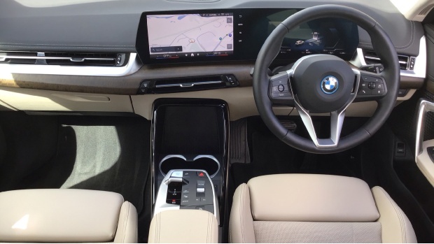 BMW iX1 30 66.5Kwh Xline Xdrive 11Kw Charger WG24CAE White #5