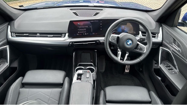 BMW iX1 20 66.5Kwh M Sport Edrive 11Kw Charger YH75NXR Blue #4