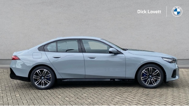 BMW i5 40 83.9Kwh M Sport Edrive 11Kw Charger Grey #3