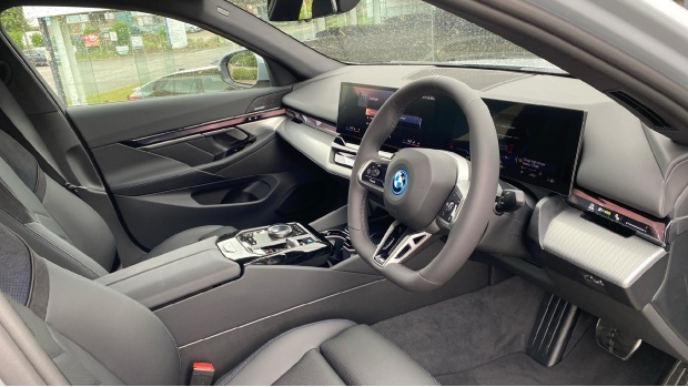 BMW i5 40 83.9Kwh M Sport Edrive 11Kw Charger Grey #6