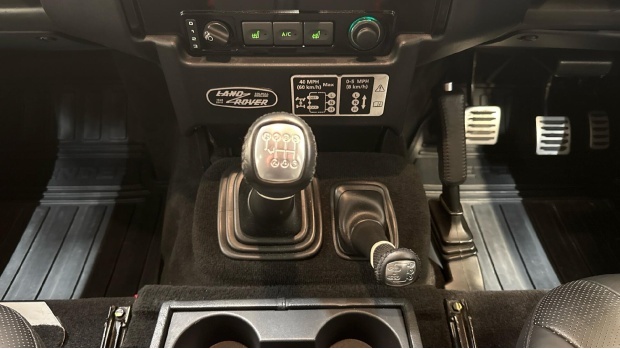 Land Rover Defender 90 Suv Green #12
