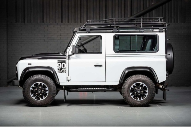 Land Rover Defender 90 Suv Green #11
