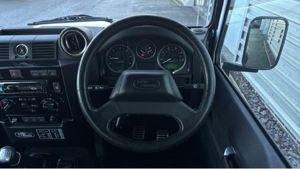 Land Rover Defender 90 Suv Green #14
