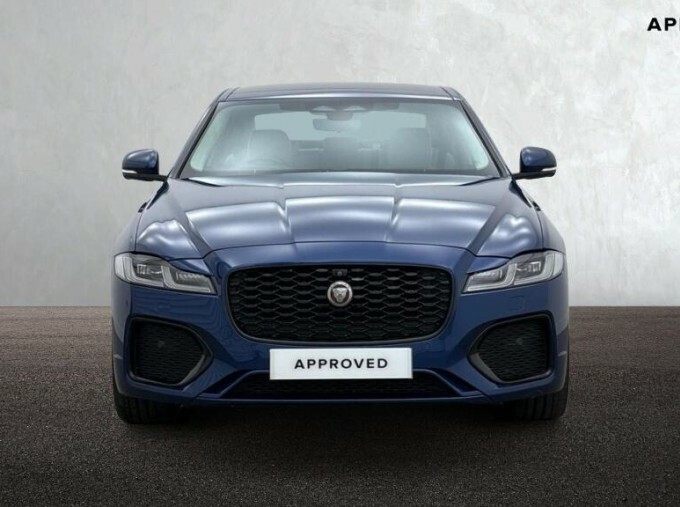 Jaguar XF D200 Se 4-Door Blue #3