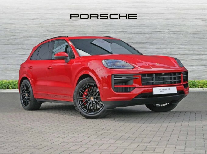Porsche Cayenne V8 S Tiptronics Euro 6 Red