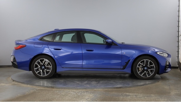 BMW i4 35 70.2Kwh M Sport Edrive Blue #3