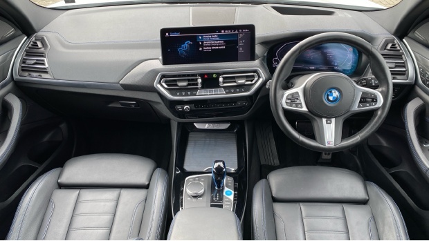 BMW iX3 80Kwh M Sport Pro ET22KUA White #4