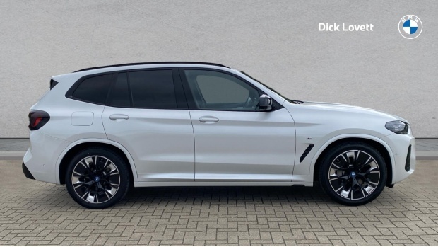 BMW iX3 80Kwh M Sport Pro ET22KUA White #3