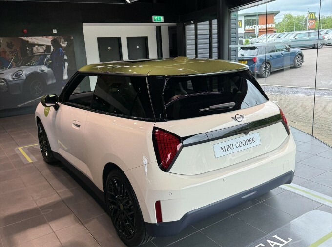 Mini Electric Se 54.2Kwh Paul Smith Edition 3-Door White #6