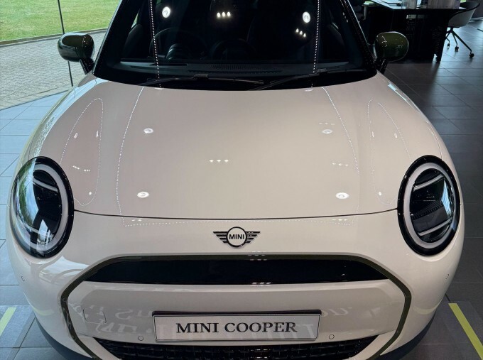 Mini Electric Se 54.2Kwh Paul Smith Edition 3-Door White #3