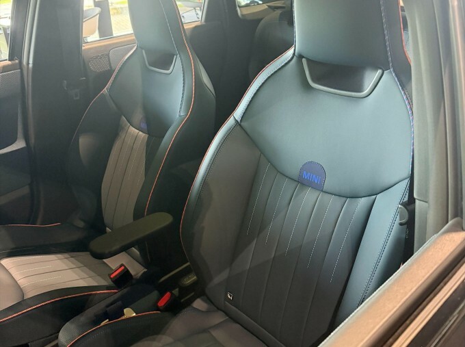 Mini Aceman E 42.5Kwh Exclusive 5-Door Black #2