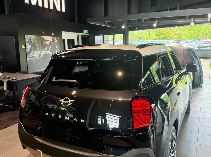 Mini Aceman E 42.5Kwh Exclusive 5-Door Black #4