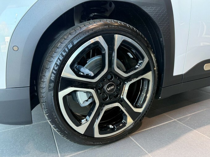 Mini Aceman E 42.5Kwh Exclusive 5-Door White #3