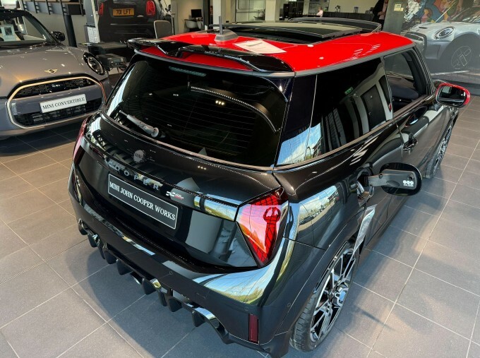 Mini Hatch 2.0 John Works Steptronic Euro 6 3-Door Black #4