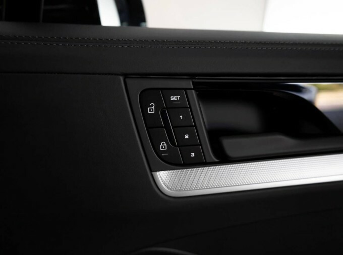 Porsche Cayenne E-hybrid Tiptronic S White #31