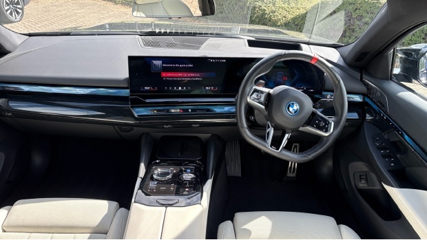 BMW i5 M60 83.9Kwh Xdrive Blue #4