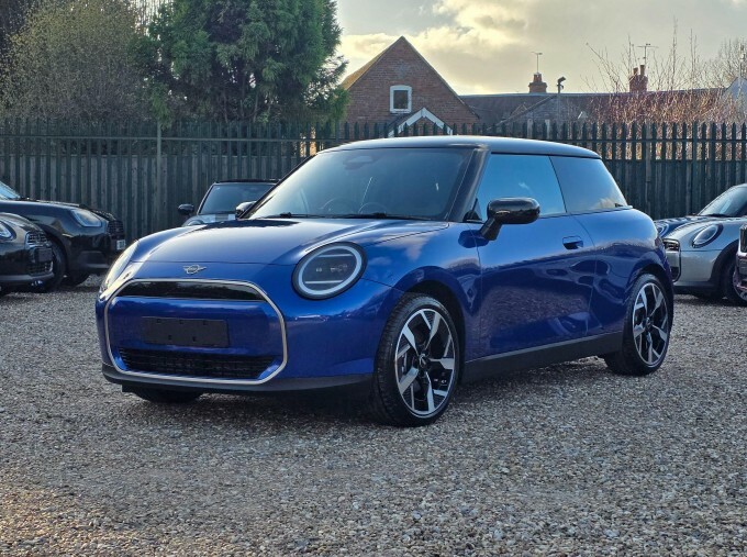 Mini Electric E 40.7Kwh Exclusive 3-Door Blue