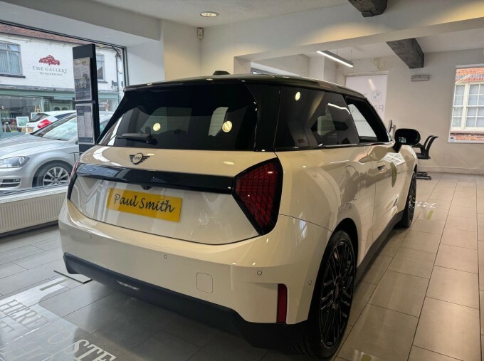 Mini Electric Se 54.2Kwh Paul Smith Edition 3-Door White #3