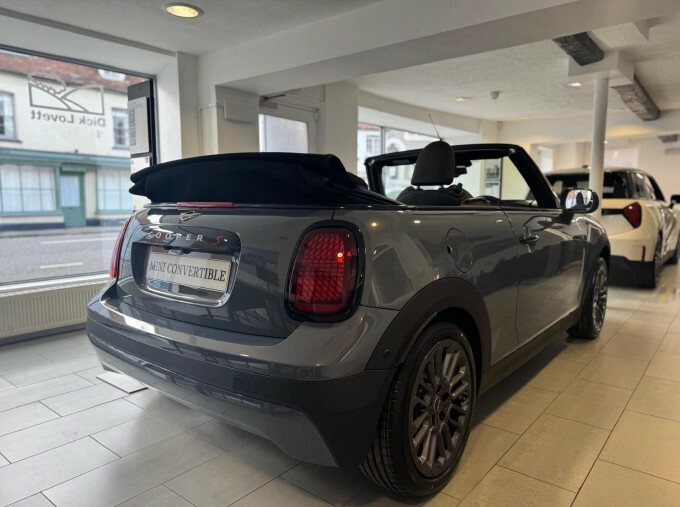 Mini Hatch 2.0C Classic Steptronic Euro 6-Door Grey #3