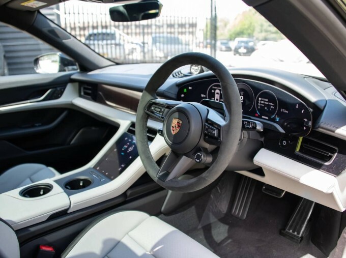 Porsche Taycan Taycan Limousine Black #3
