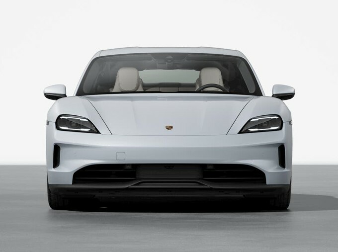 Porsche Taycan 4 Cross Turismo #8