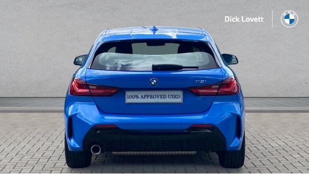 BMW 1 Series Hatchback Black #15