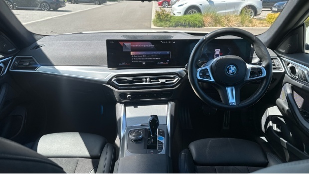 BMW i4 40 83.9Kwh M Sport Edrive AV22CXD White #4