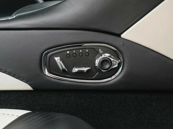 Aston Martin DB11 Coupe Black #29