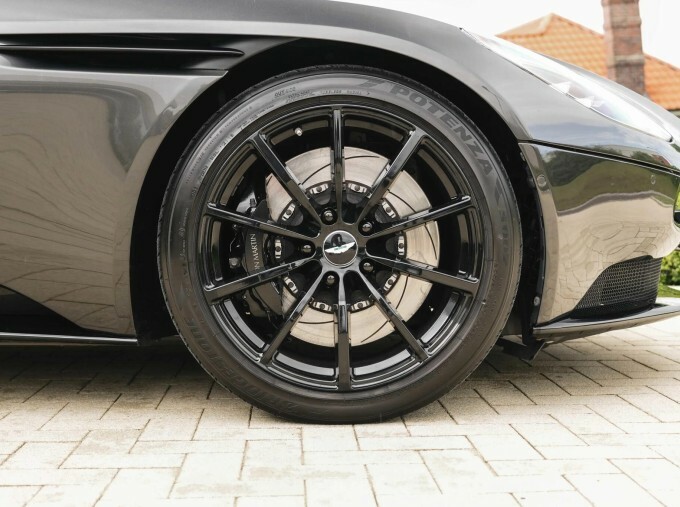 Aston Martin DB11 4.0 V8 Euro 6 2-Door Silver #4