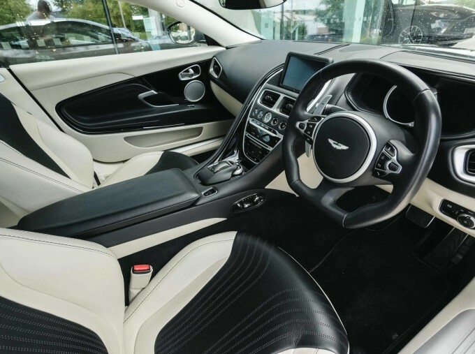 Aston Martin DB11 4.0 V8 Euro 6 2-Door Silver #3