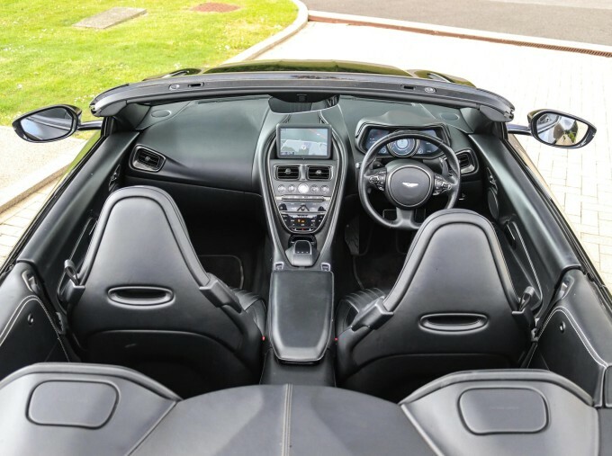Aston Martin DB11 V8 Black #32