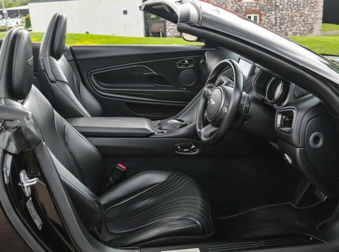 Aston Martin DB11 V8 Black #27